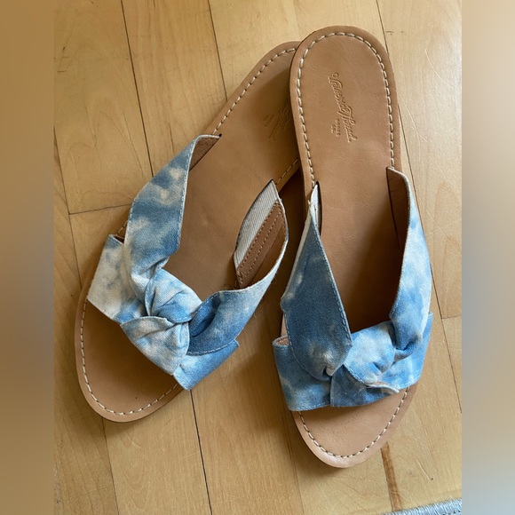 Universal Thread Double Strap Sandals - Picture 3 of 4